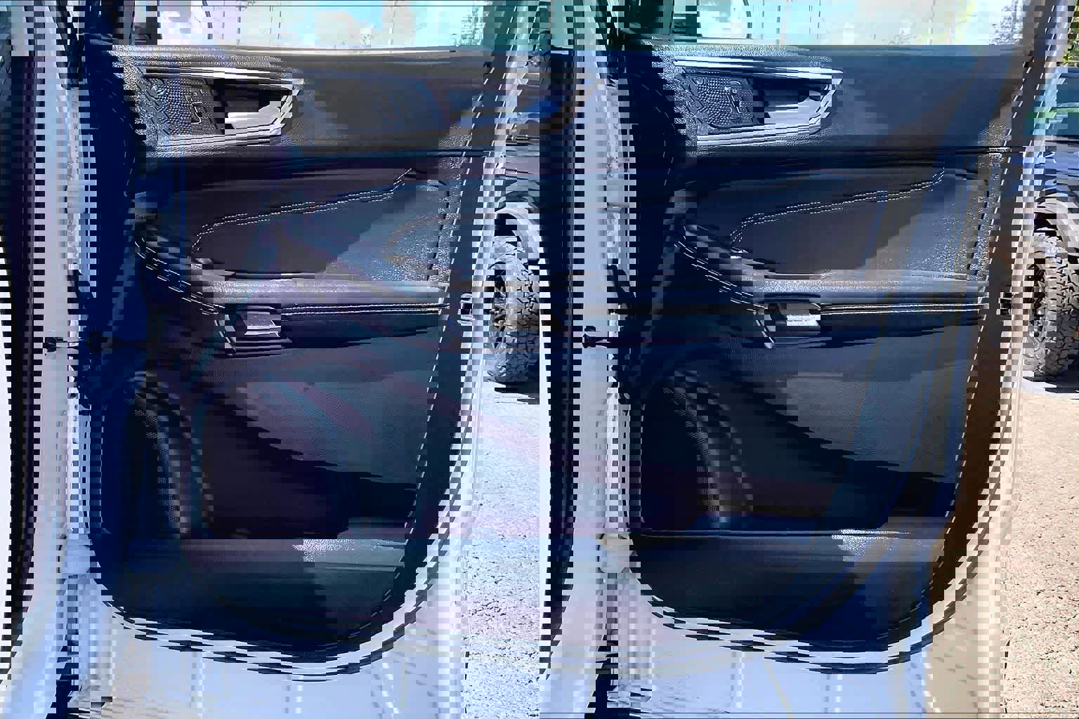 Certified 2024 Ford Edge Titanium w/ Equipment Group 301A image 28