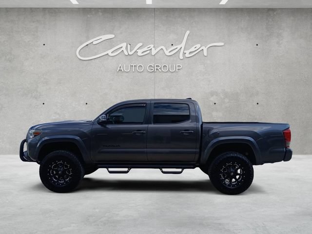Used 2017 Toyota Tacoma TRD Sport w/ Tow Package RWD image 14