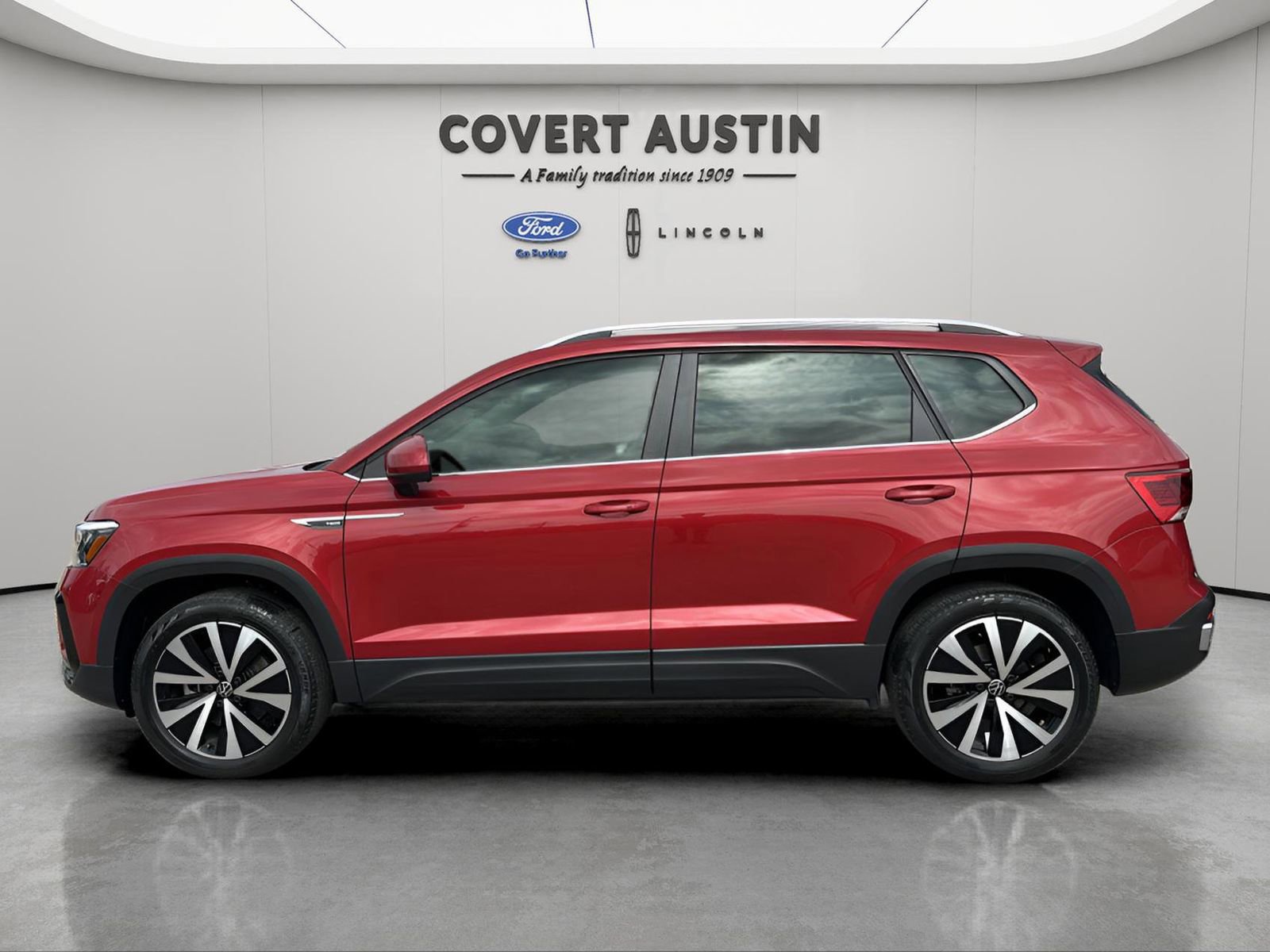 Used 2022 Volkswagen Taos SE image 2