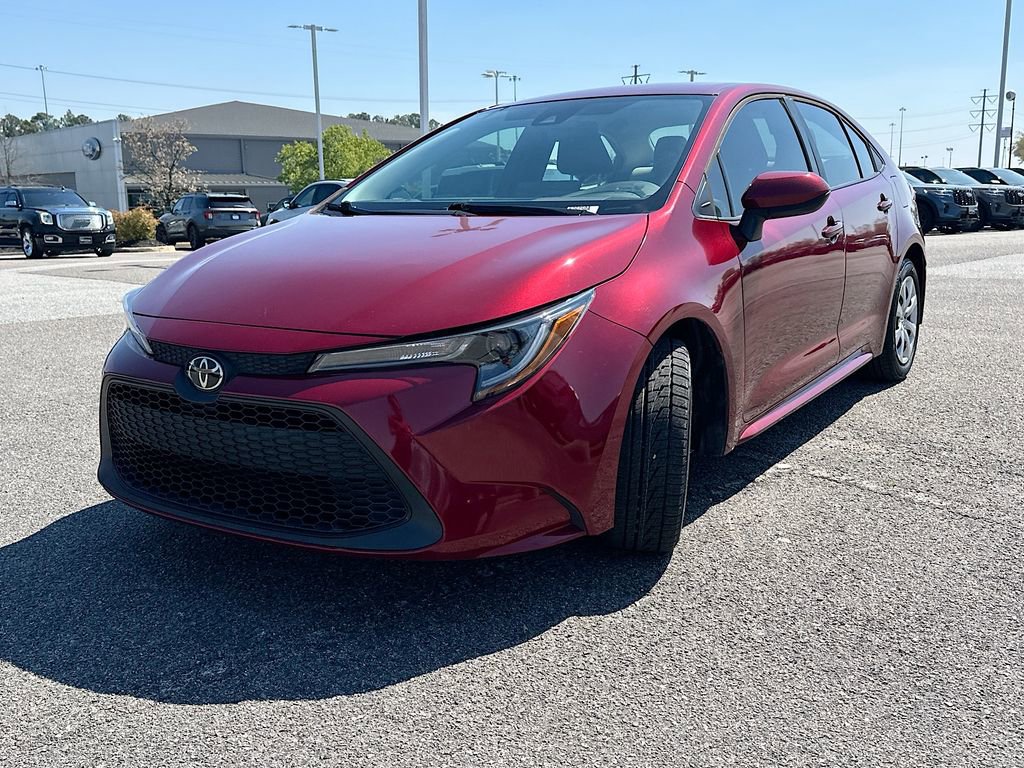 Used 2022 Toyota Corolla LE image 2