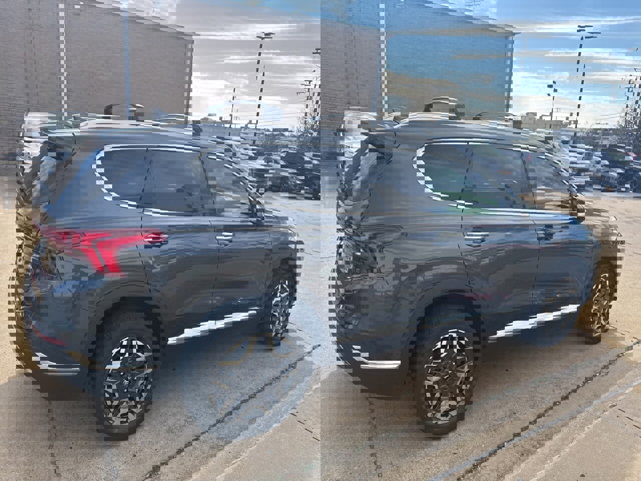 Used 2023 Hyundai Santa Fe SEL Premium image 4