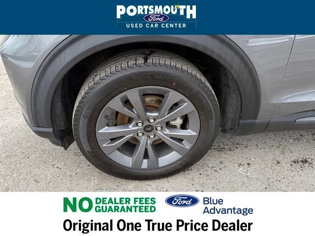 Certified 2022 Ford Explorer XLT w/ Equipment Group 202A image 35