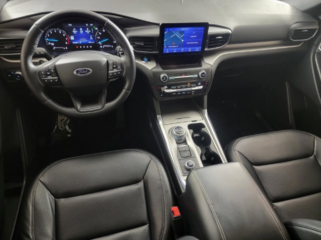 Certified 2020 Ford Explorer XLT w/ Equipment Group 202A AWD/4WD image 32