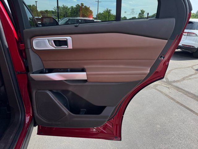 Certified 2023 Ford Explorer King Ranch w/ Technology Package AWD/4WD image 30