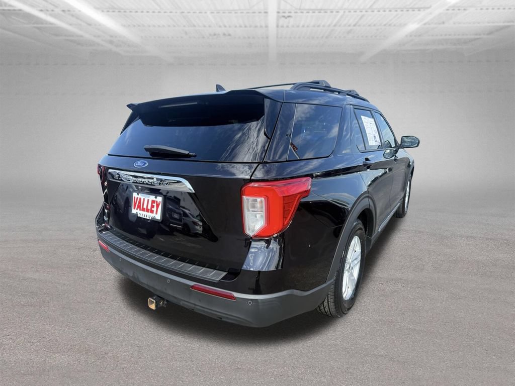 Certified 2021 Ford Explorer XLT RWD image 4