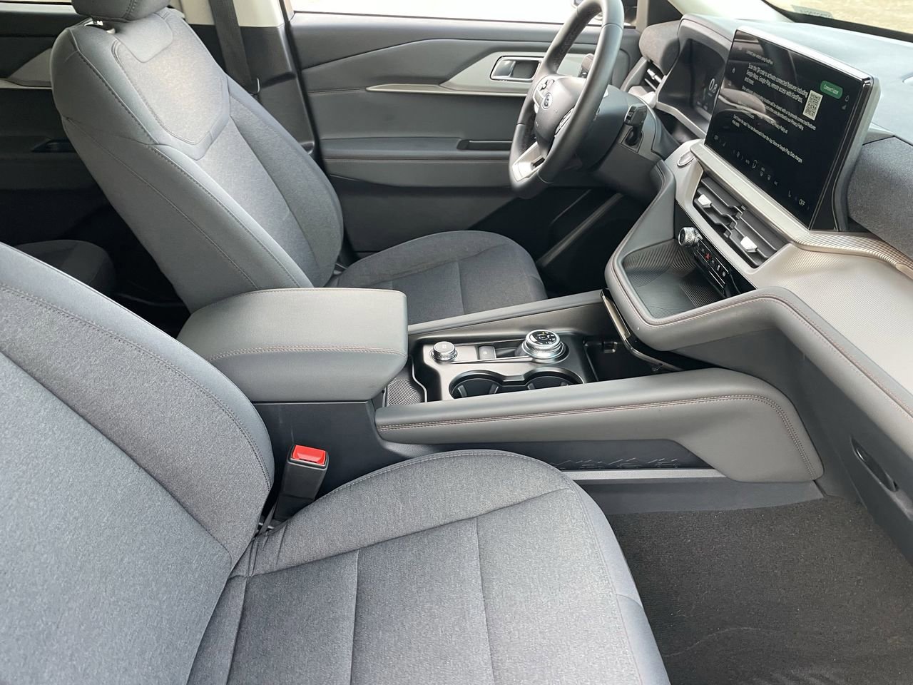 Certified 2025 Ford Explorer Active image 12