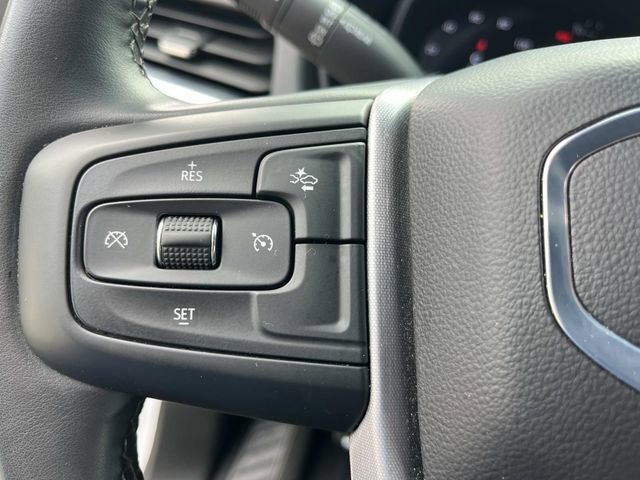 Used 2024 GMC Yukon SLT image 33