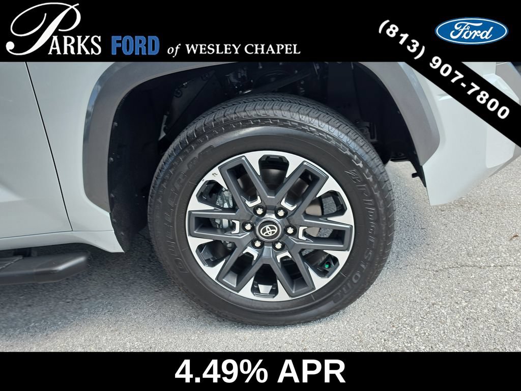 Used 2025 Toyota Tundra Limited AWD/4WD image 31