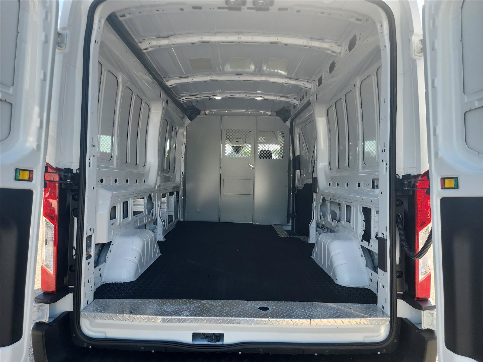 Certified 2023 Ford Transit 250 Medium Roof RWD image 14