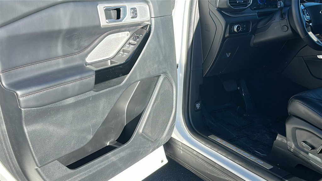 Certified 2023 Ford Explorer Platinum w/ Technology Package image 23