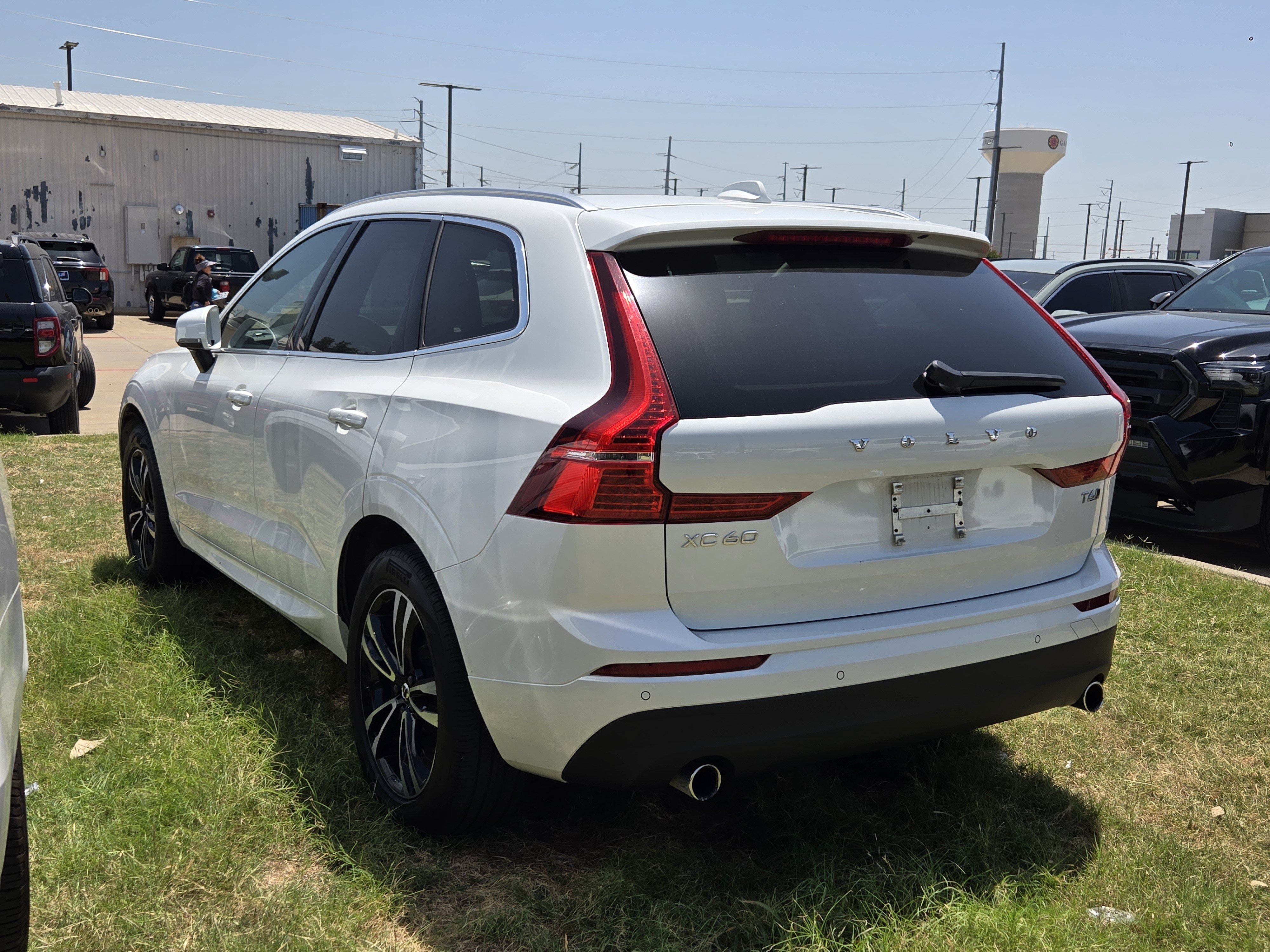 Used 2020 Volvo XC60 T6 Momentum AWD/4WD image 6