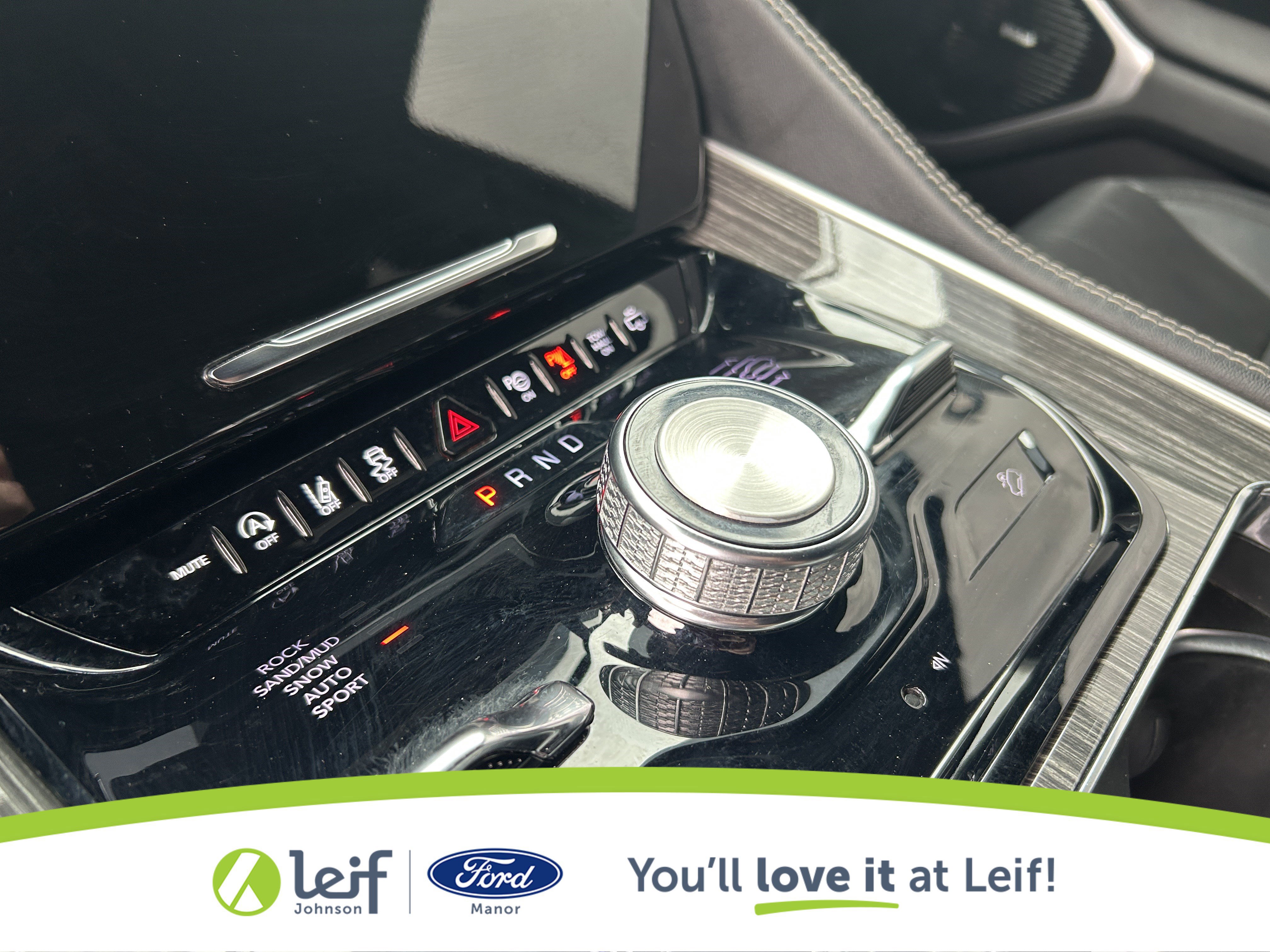 Used 2022 Jeep Wagoneer Series III w/ Premium Group I image 27