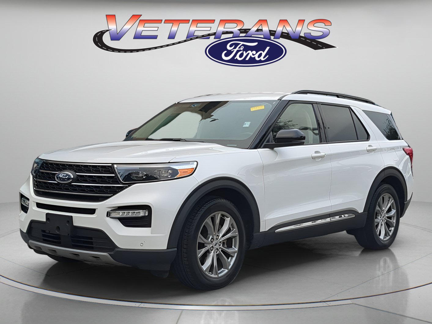Certified 2023 Ford Explorer XLT w/ Equipment Group 202A