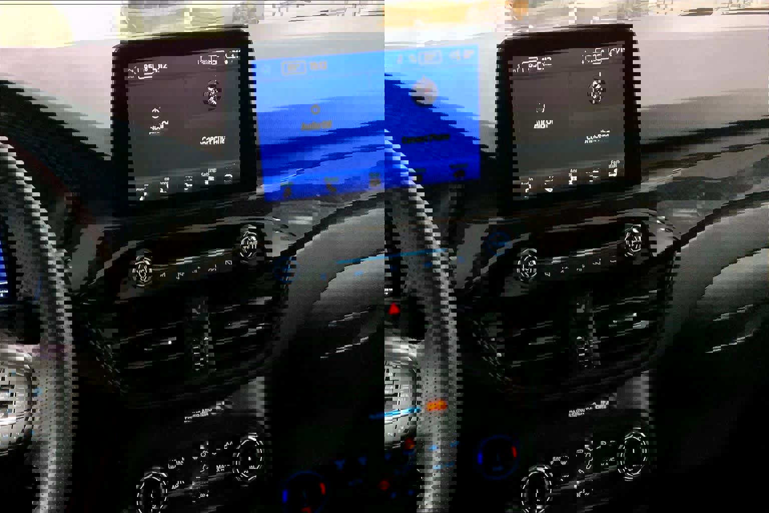 Certified 2025 Ford Escape ST-Line image 9