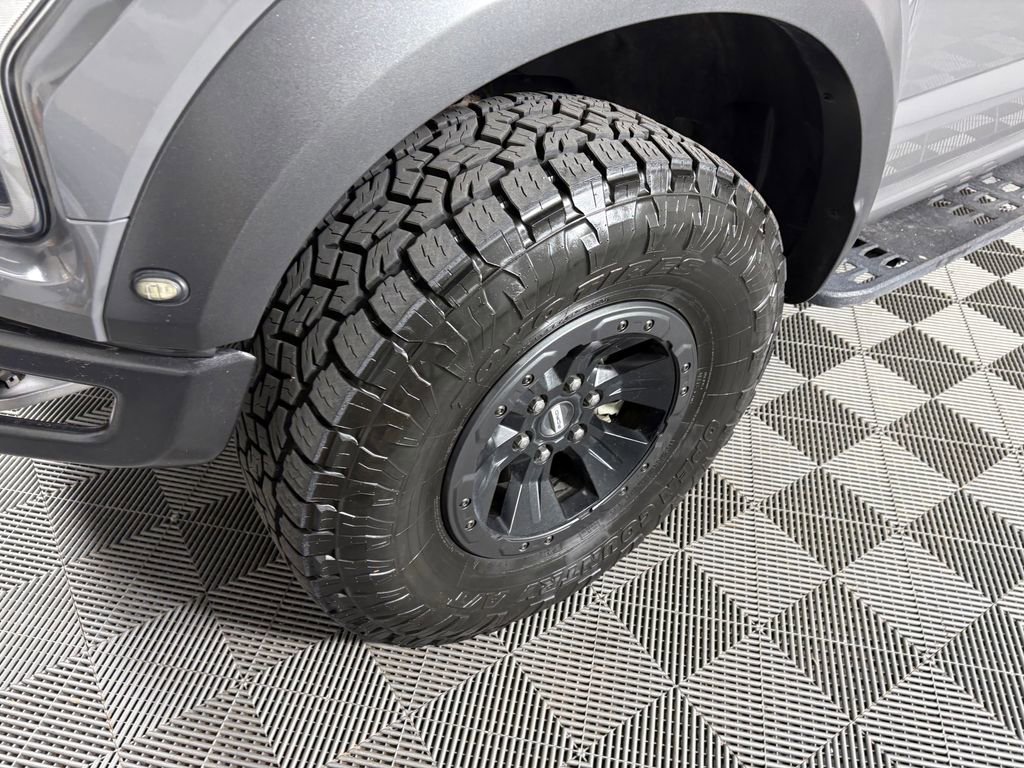 Certified 2018 Ford F150 Raptor w/ Equipment Group 802A Luxury AWD/4WD image 9