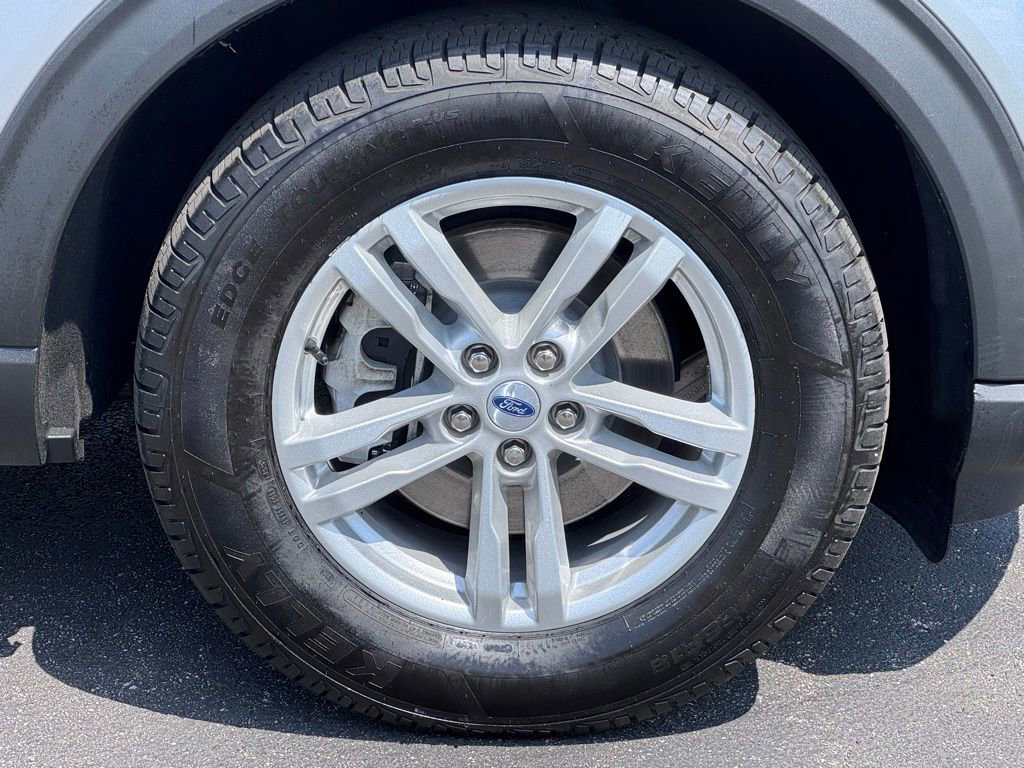 Certified 2022 Ford Explorer XLT w/ Equipment Group 202A AWD/4WD image 44