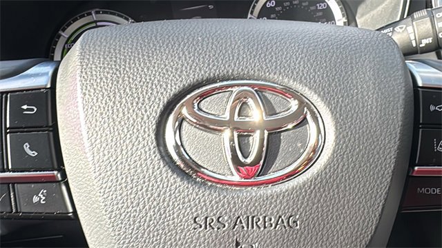 Used 2021 Toyota Highlander LE image 20