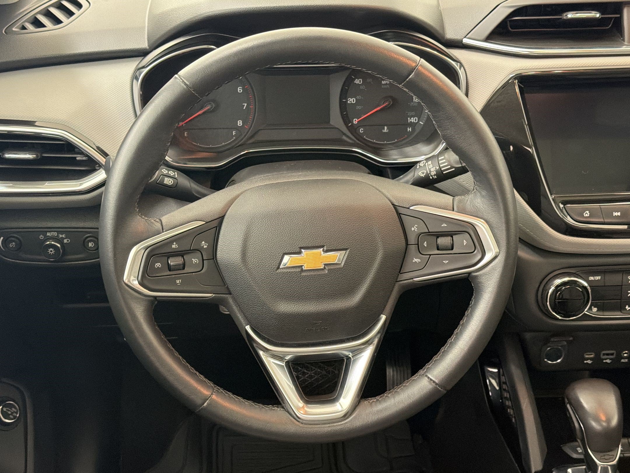 Used 2021 Chevrolet TrailBlazer LT w/ Sun and Liftgate Package FWD image 11