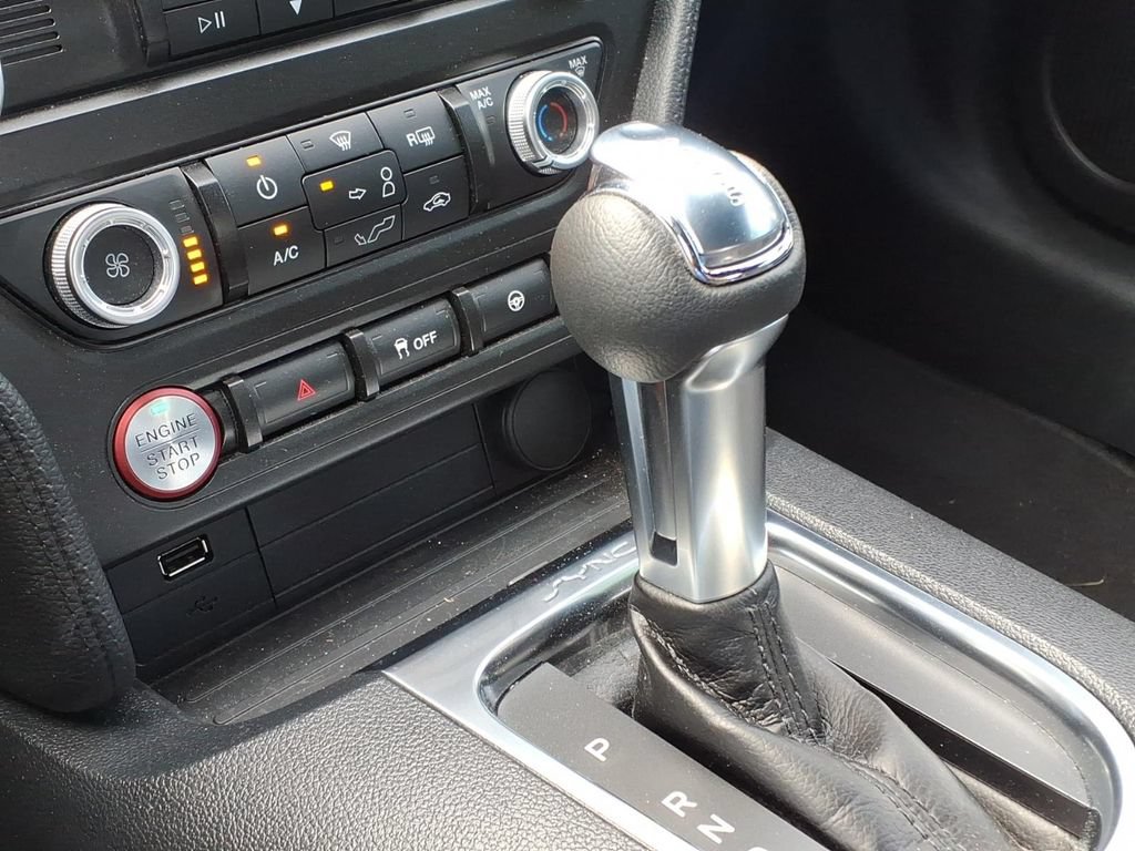 Certified 2022 Ford Mustang Coupe RWD image 11