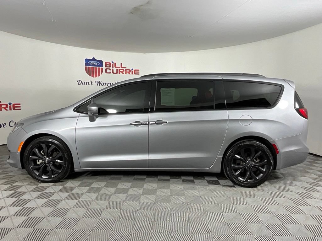 Used 2020 Chrysler Pacifica Limited w/ Quick Order Package 27H Red S FWD image 6