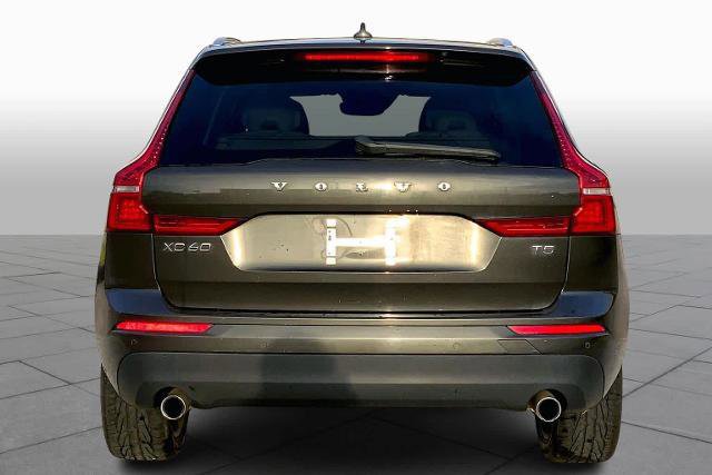 Used 2020 Volvo XC60 T5 Momentum image 3