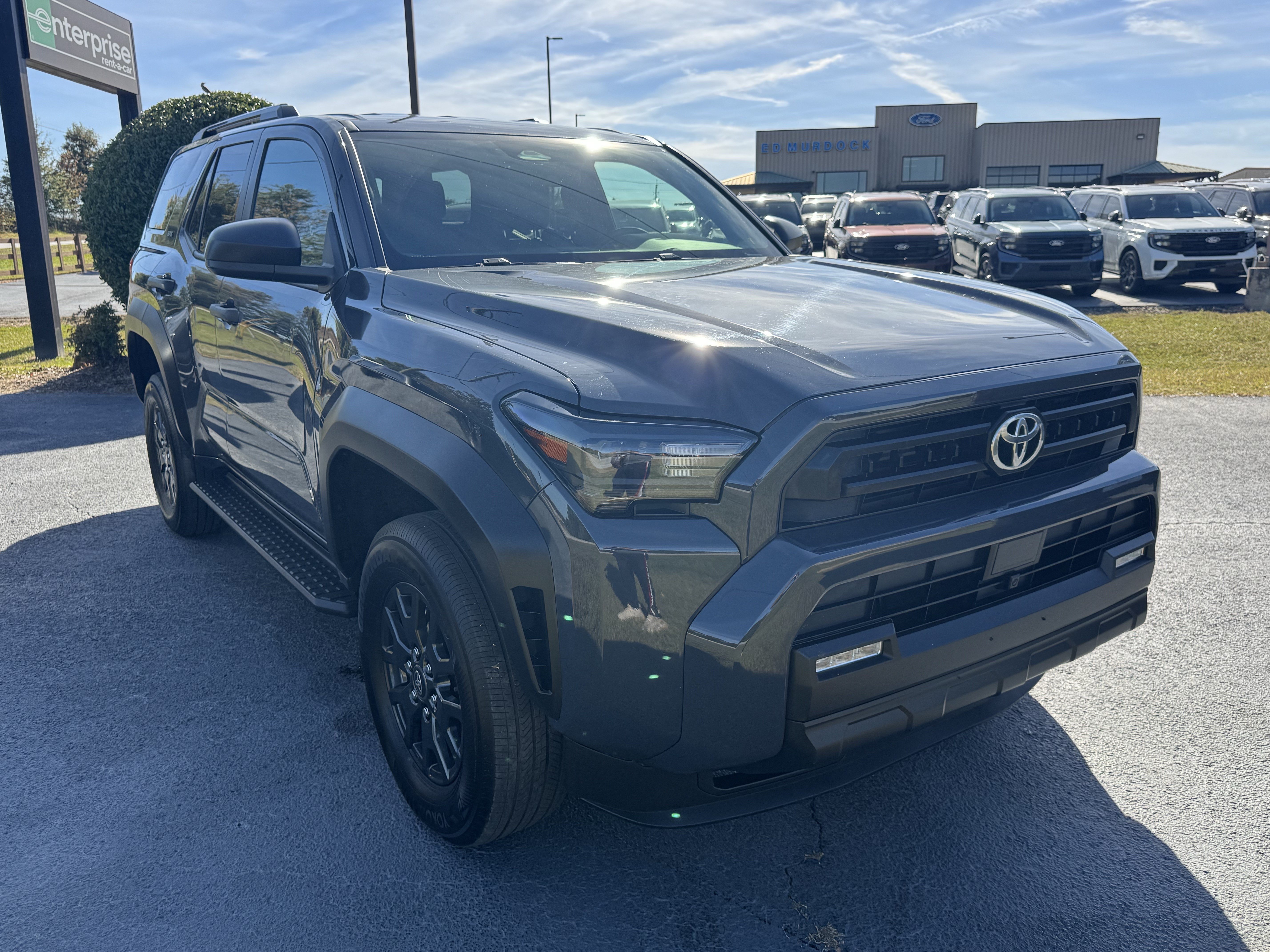 Used 2025 Toyota 4Runner SR5 AWD/4WD image 4