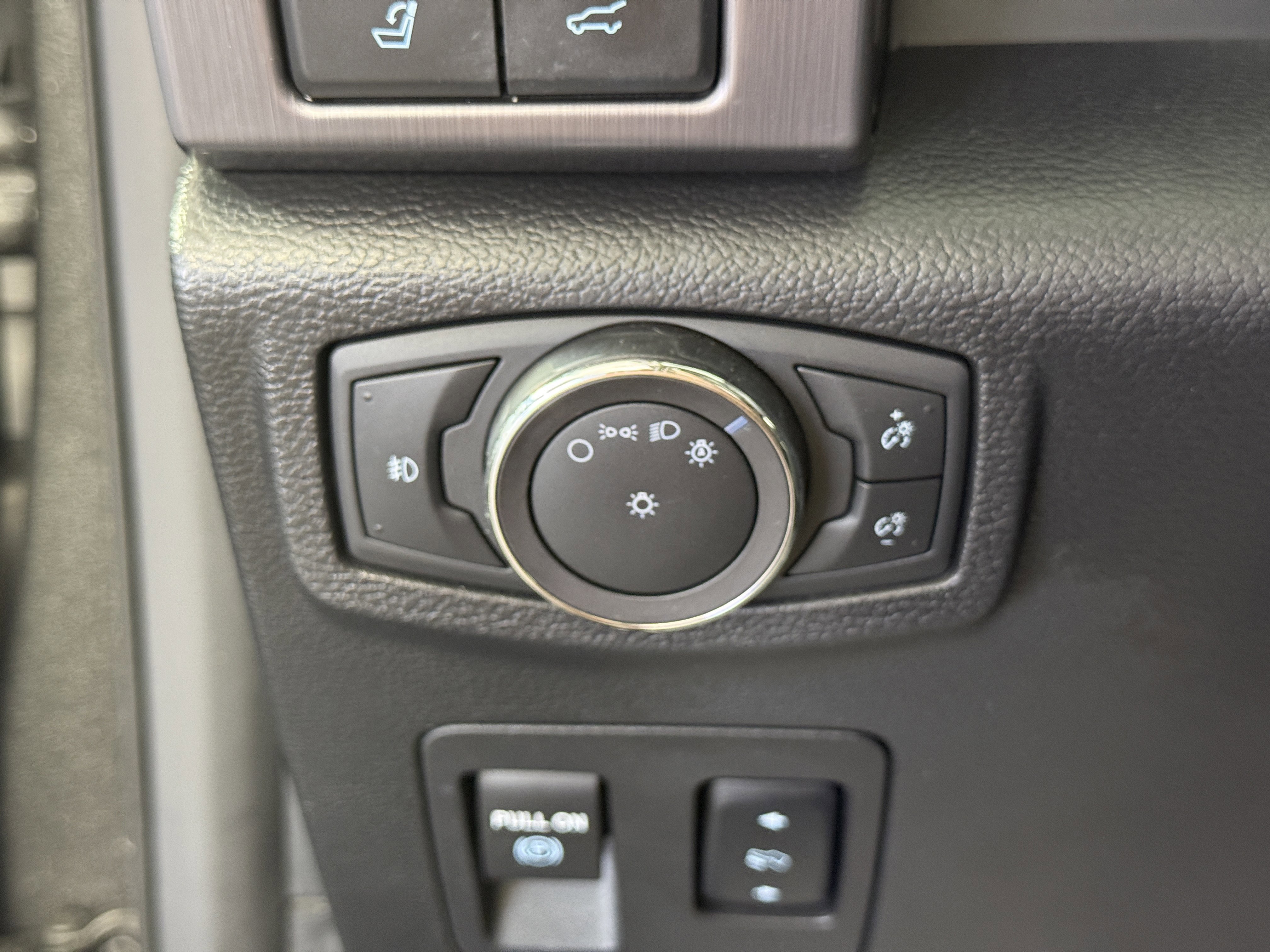 Certified 2018 Ford Expedition Max Platinum image 25