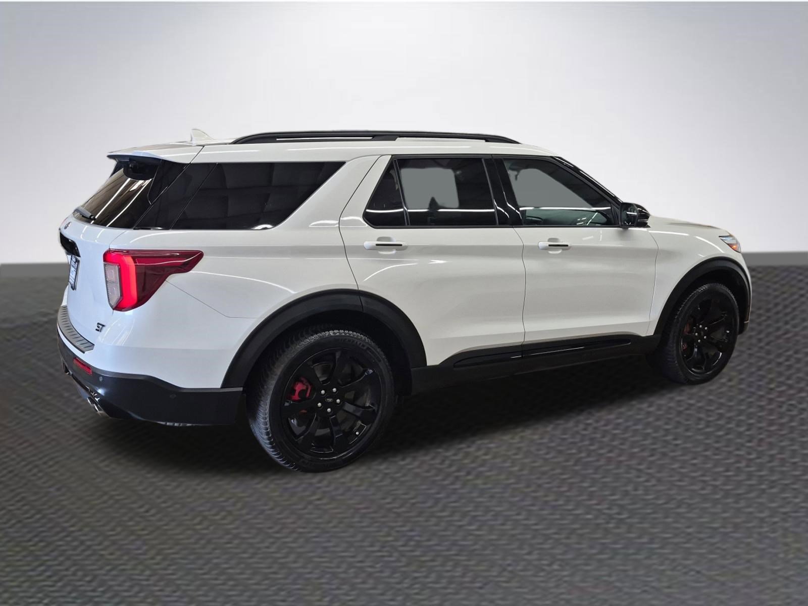 Certified 2021 Ford Explorer ST w/ Equipment Group 401A image 4