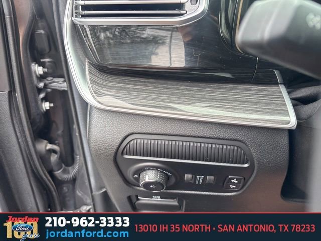 Used 2022 Jeep Wagoneer Series III AWD/4WD image 24