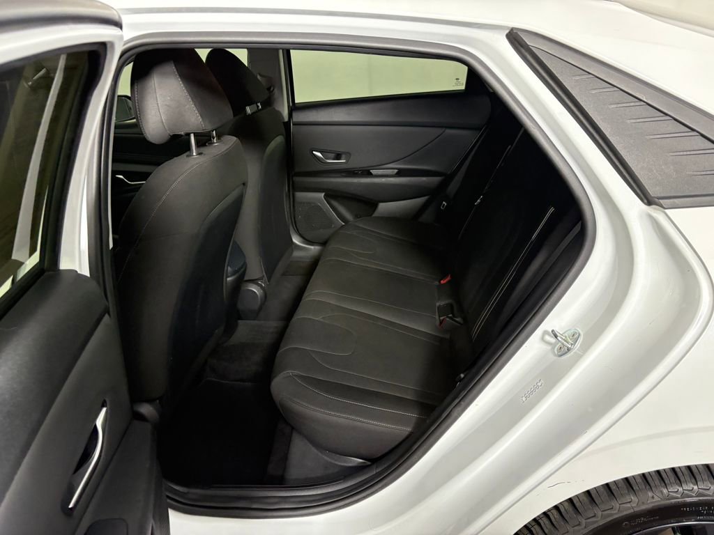 Used 2022 Hyundai Elantra SEL w/ Convenience Package image 27