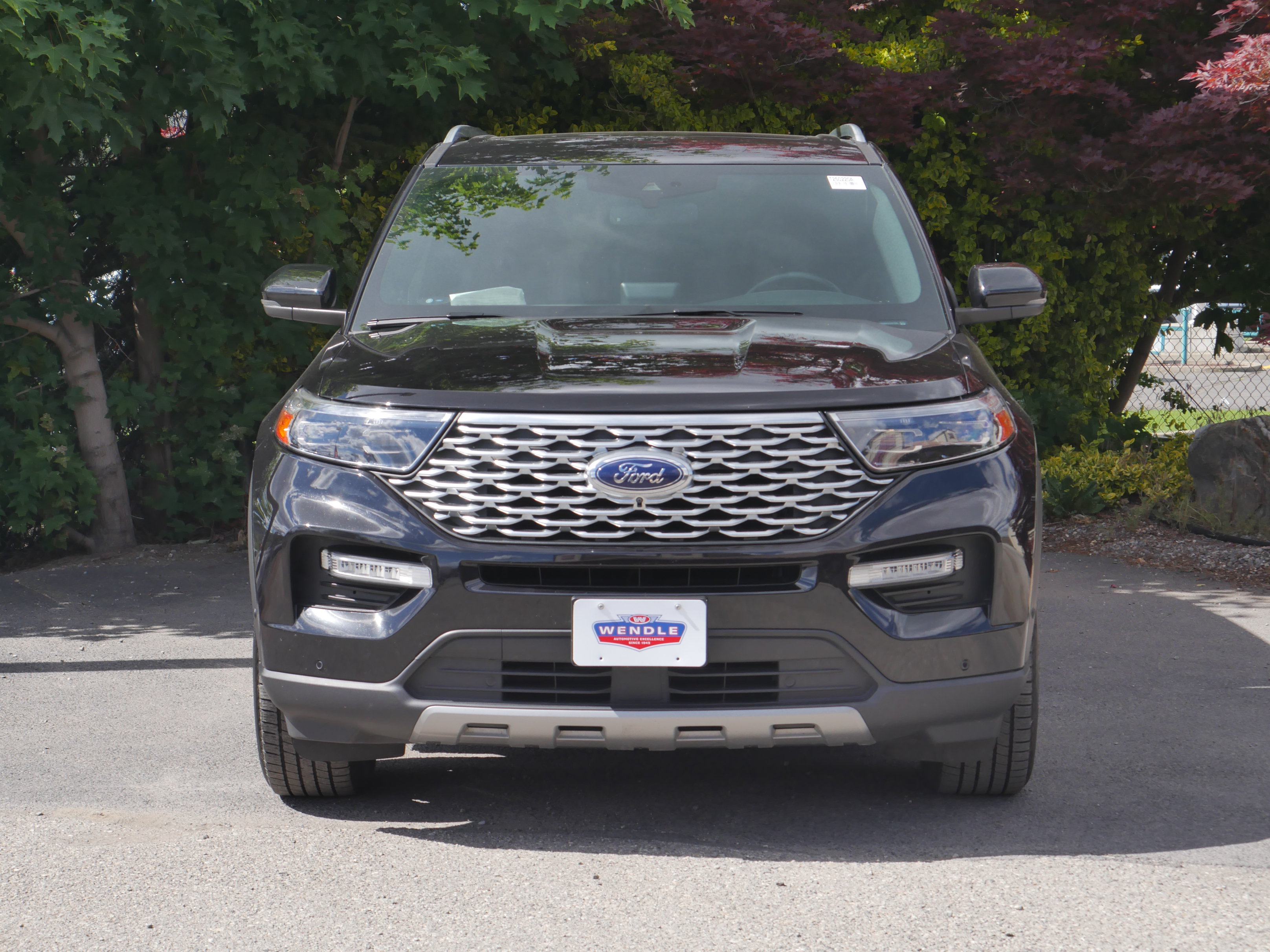 Certified 2020 Ford Explorer Platinum w/ Premium Technology Package AWD/4WD image 33