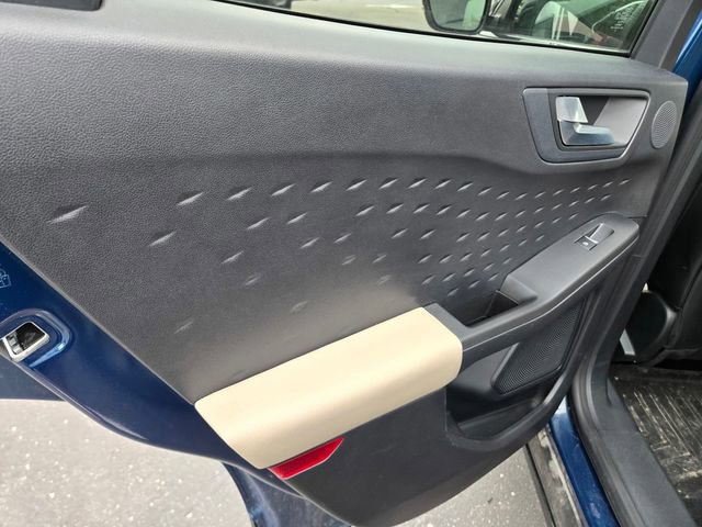 Certified 2020 Ford Escape Titanium AWD/4WD image 38