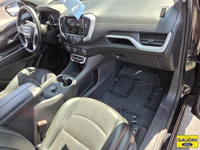 Used 2024 GMC Terrain SLT AWD/4WD image 17