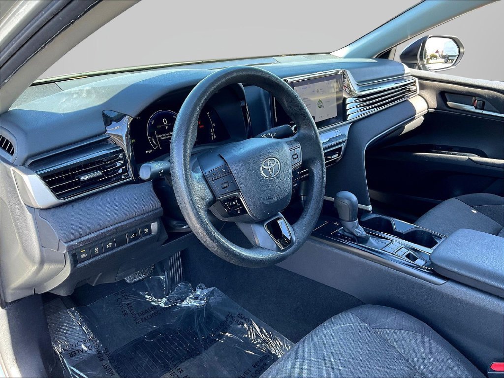 Used 2025 Toyota Camry LE FWD image 19