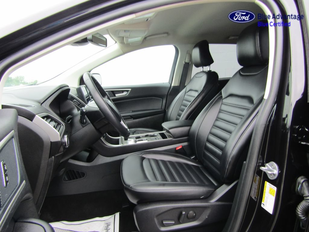 Certified 2024 Ford Edge SEL w/ Convenience Package AWD/4WD image 3