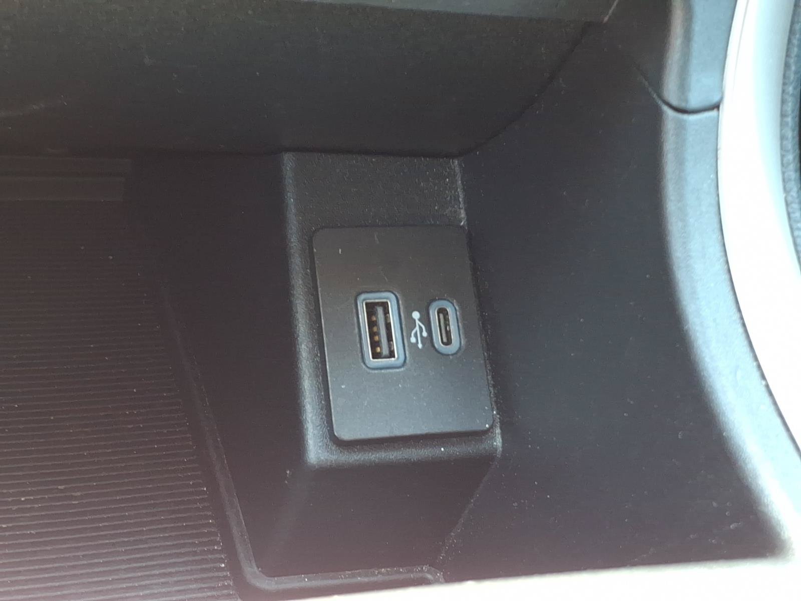 Certified 2024 Ford Edge SEL AWD/4WD image 17