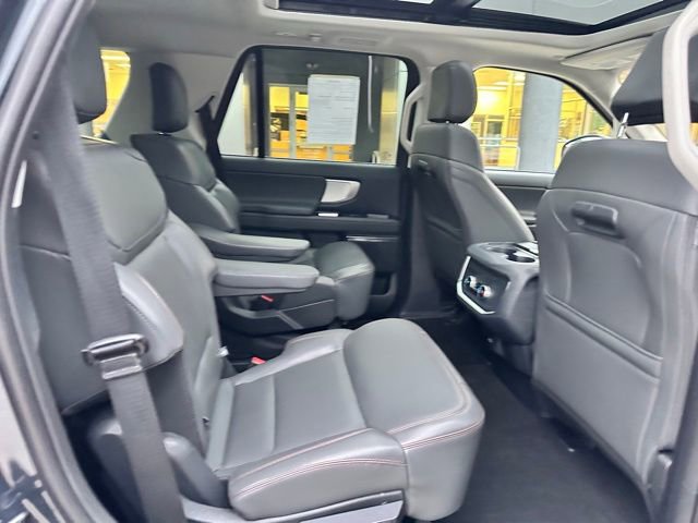 Certified 2025 Ford Expedition Active AWD/4WD image 48