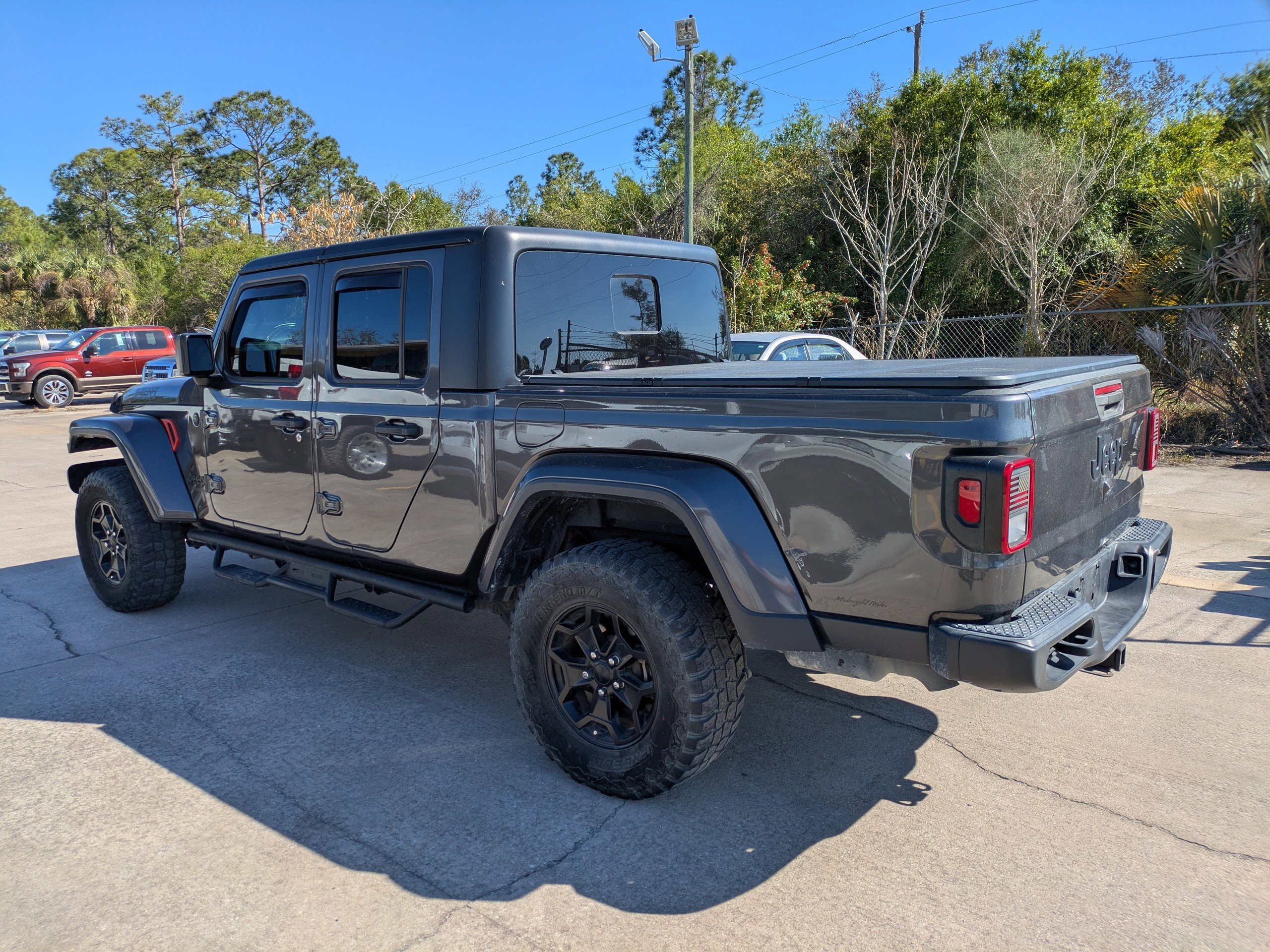 Used 2021 Jeep Gladiator Willys image 3
