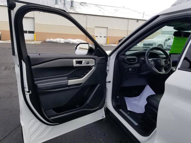 Certified 2022 Ford Explorer Limited w/ Equipment Group 301A image 10
