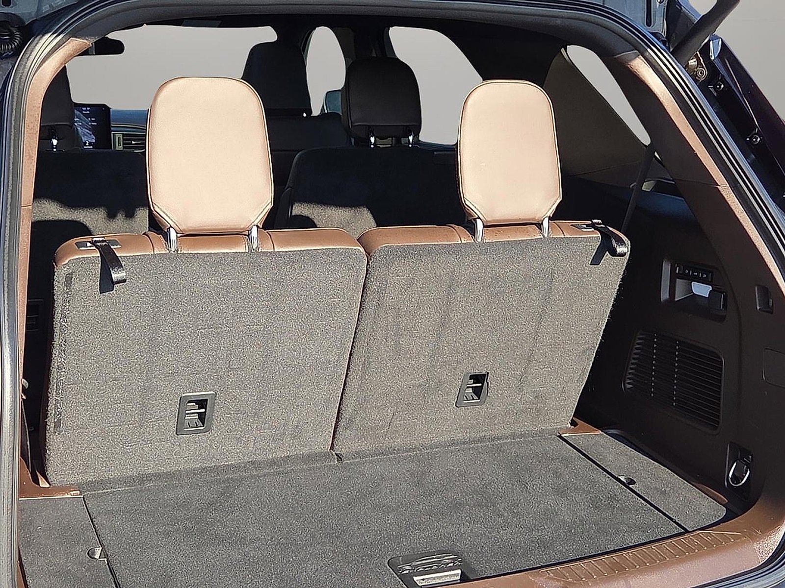 Certified 2022 Ford Explorer King Ranch w/ Class IV Trailer Tow Package image 8