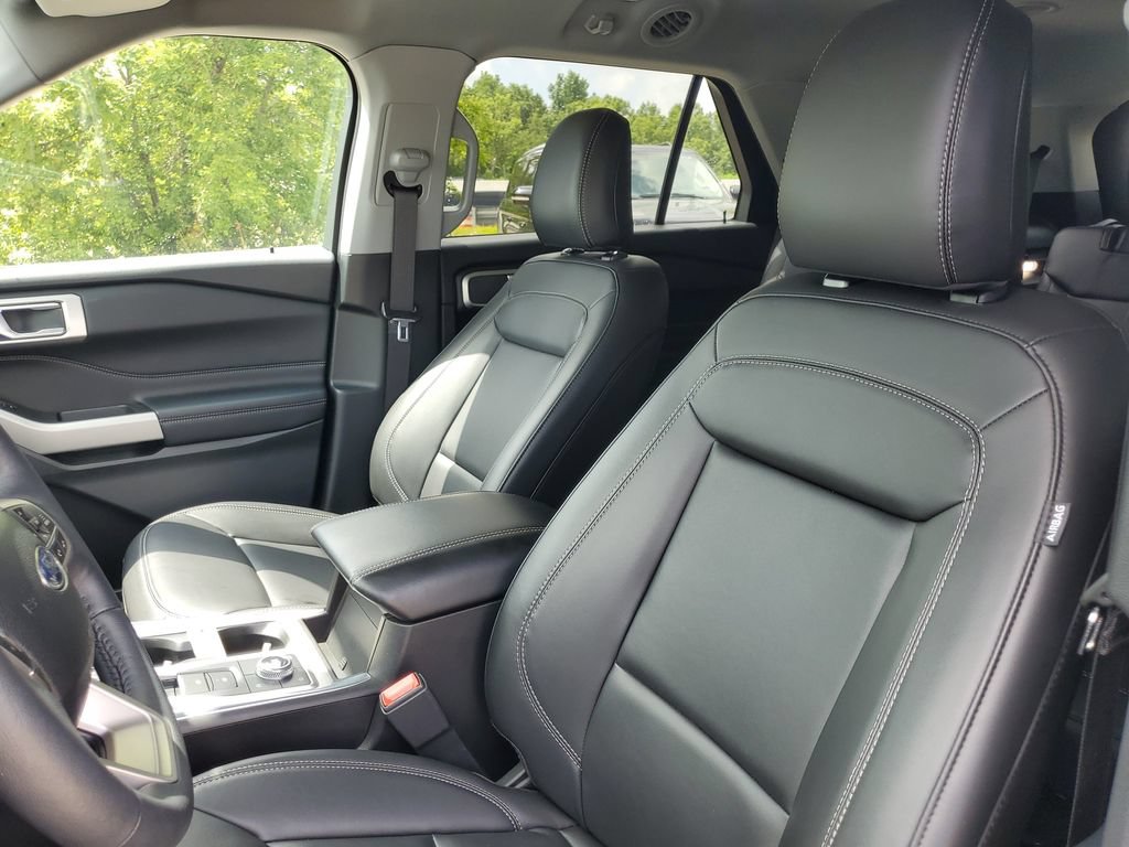 Certified 2024 Ford Explorer XLT w/ Equipment Group 202A AWD/4WD image 12