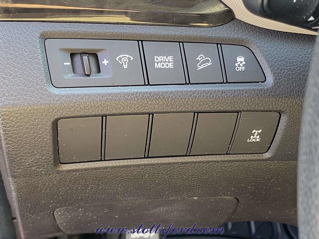 Used 2018 Hyundai Santa Fe Sport AWD/4WD image 18
