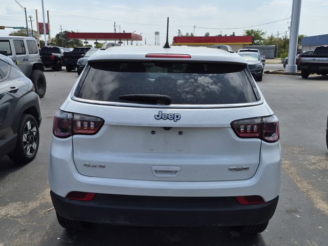 Used 2024 Jeep Compass Latitude AWD/4WD image 8