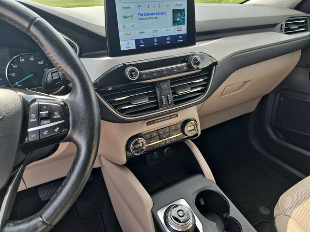 Certified 2021 Ford Escape SEL FWD image 22