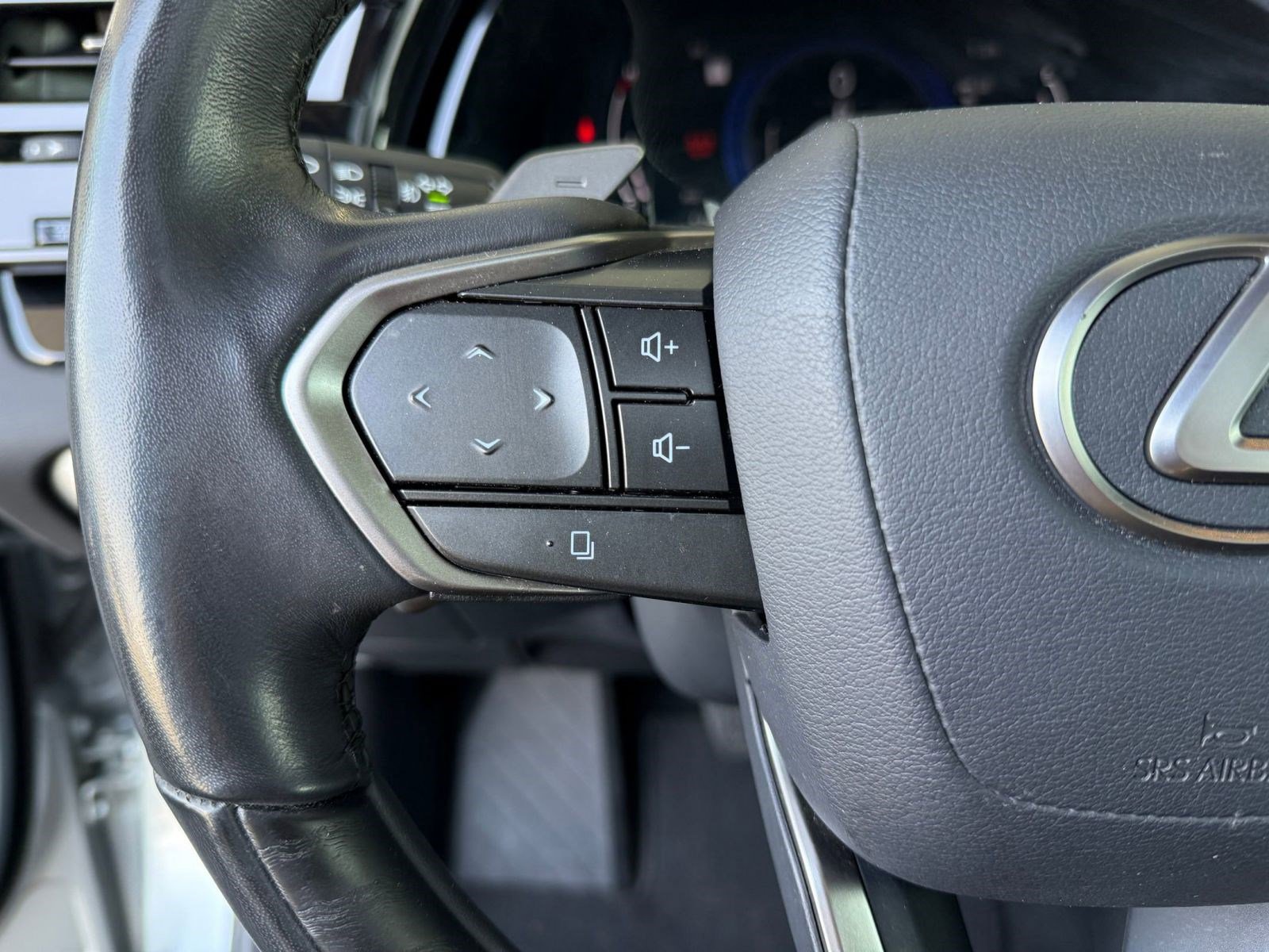 Used 2023 Lexus RX 350 FWD w/ Cold Area Package image 19