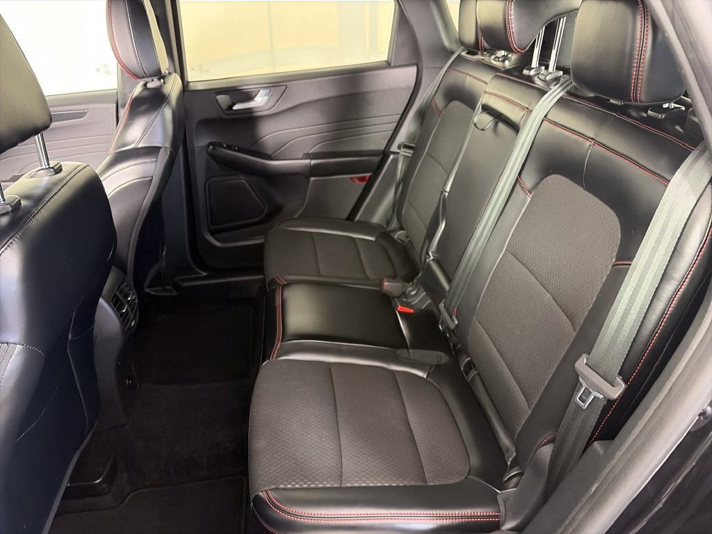 Certified 2025 Ford Escape ST-Line Select AWD/4WD image 13