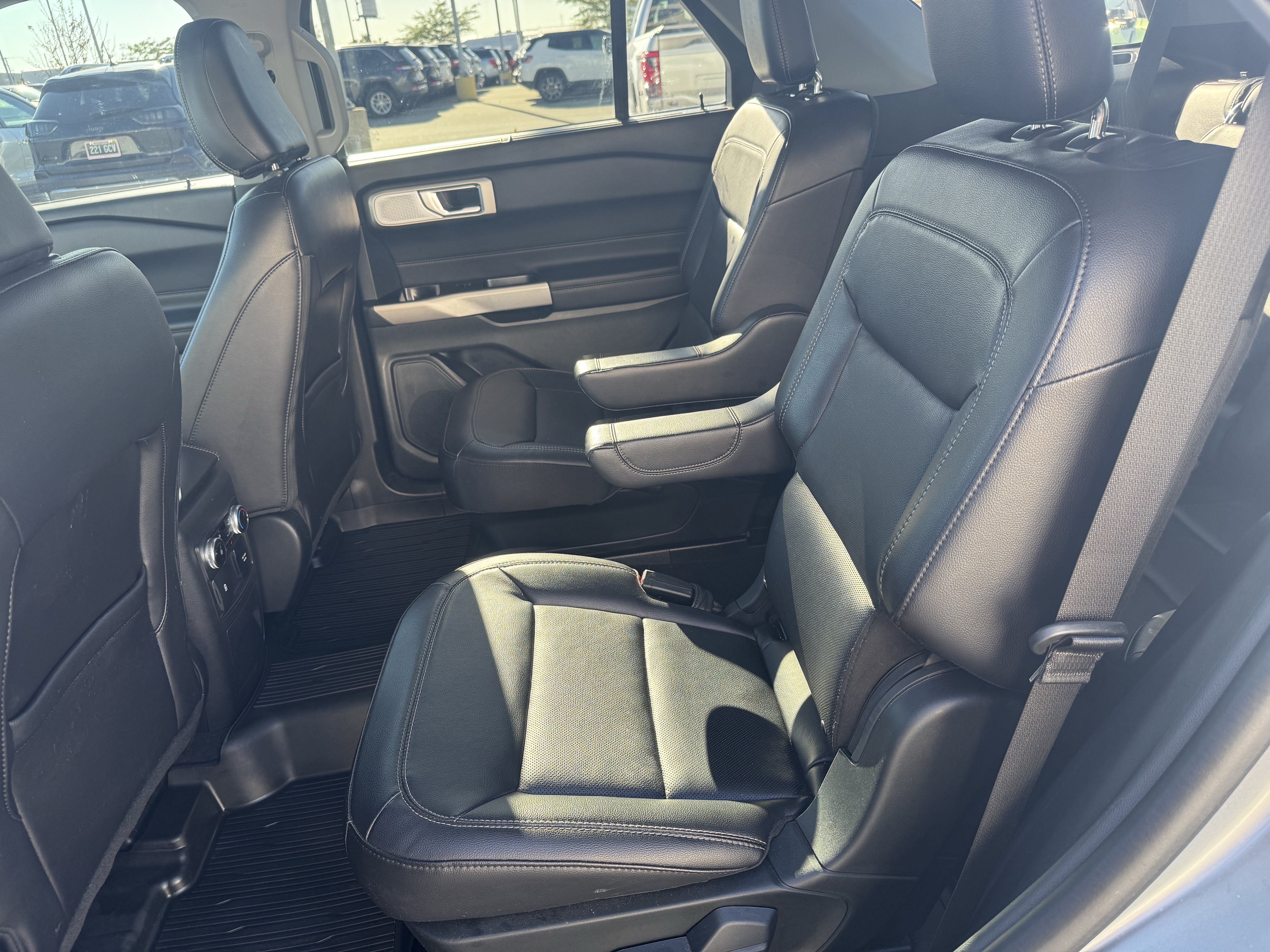 Certified 2024 Ford Explorer Limited w/ Limited Technology Package AWD/4WD image 12