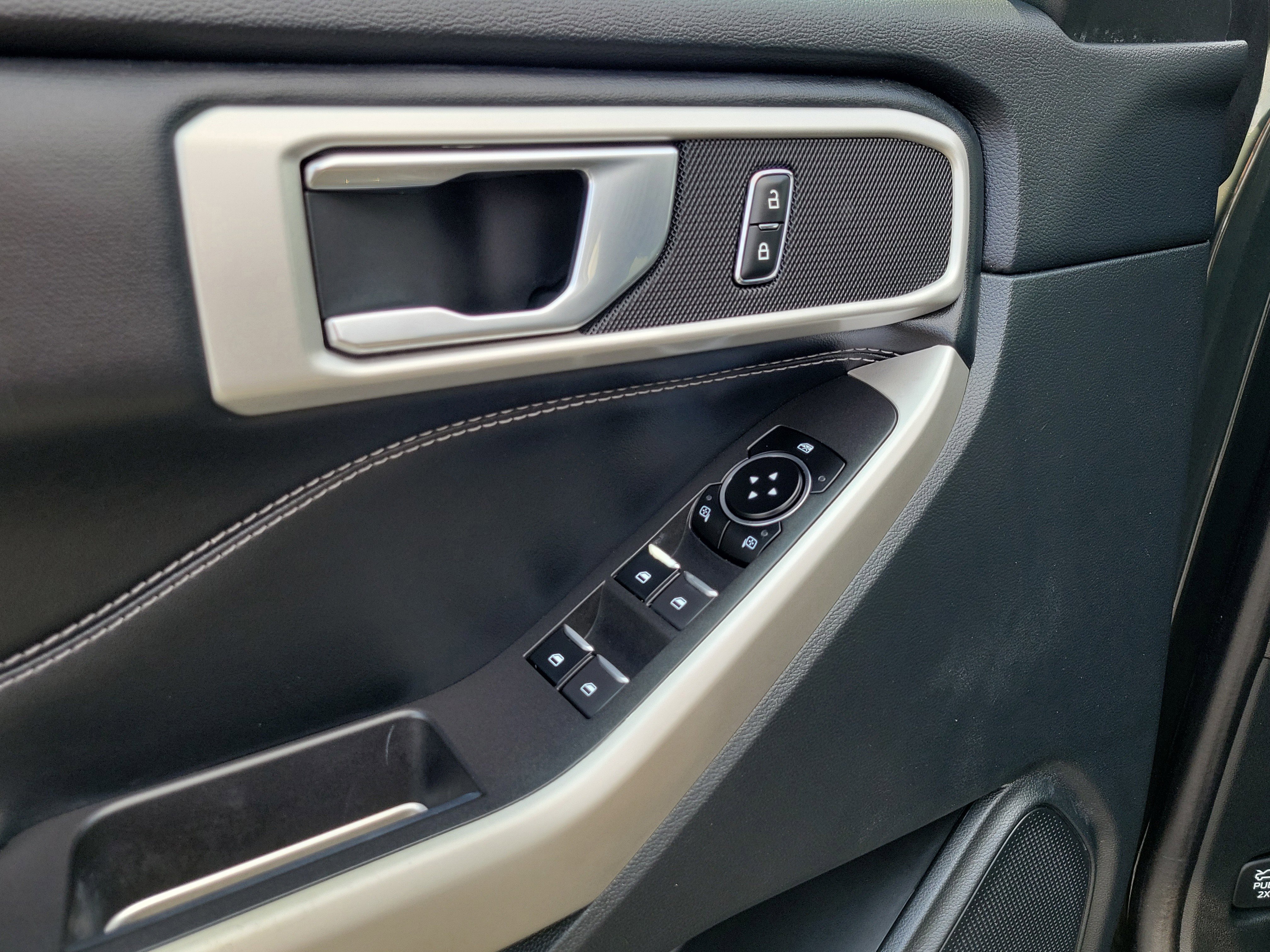 Certified 2022 Ford Explorer XLT w/ Equipment Group 202A image 21