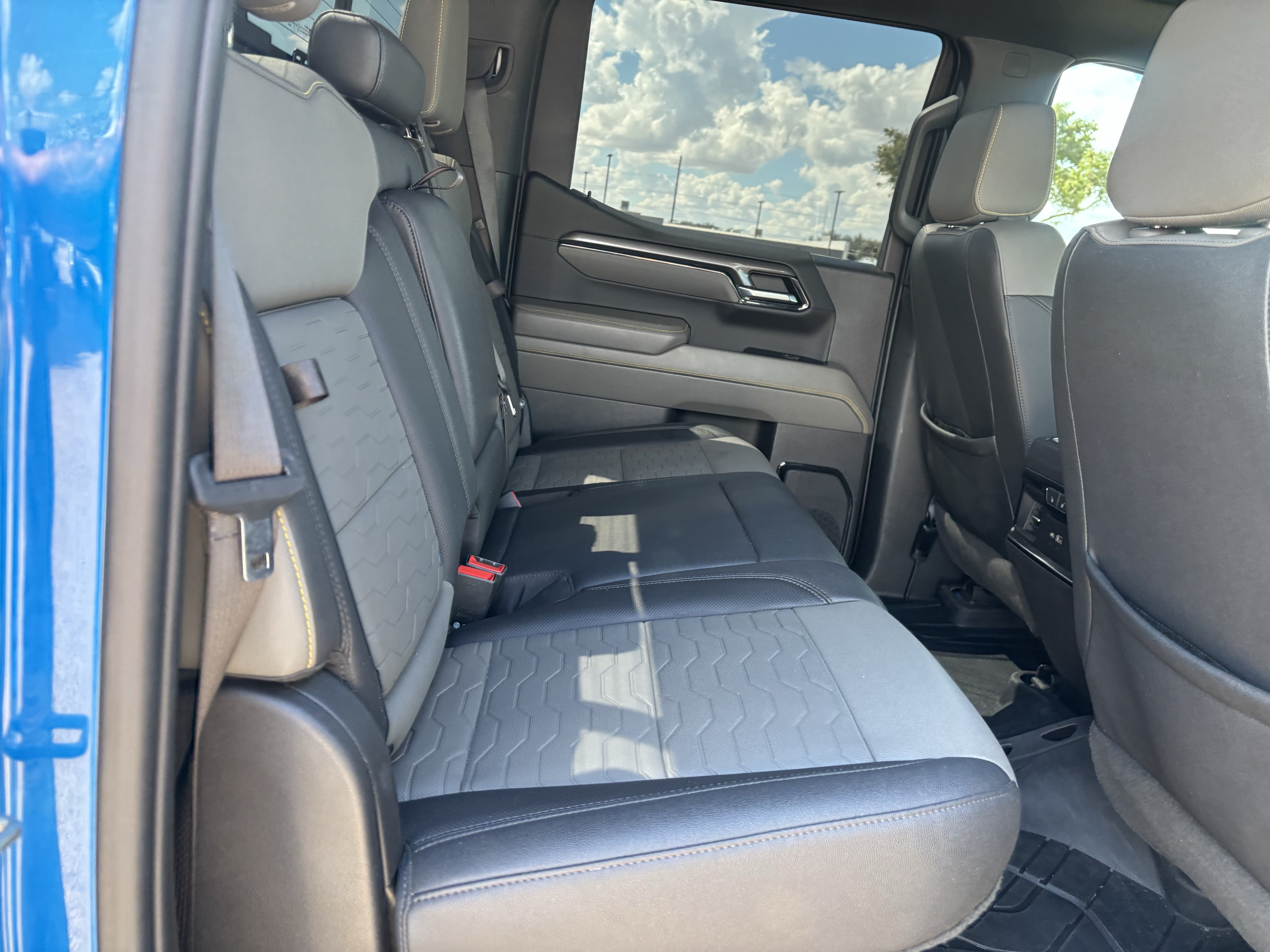 Used 2023 Chevrolet Silverado 1500 ZR2 w/ Technology Package AWD/4WD image 20