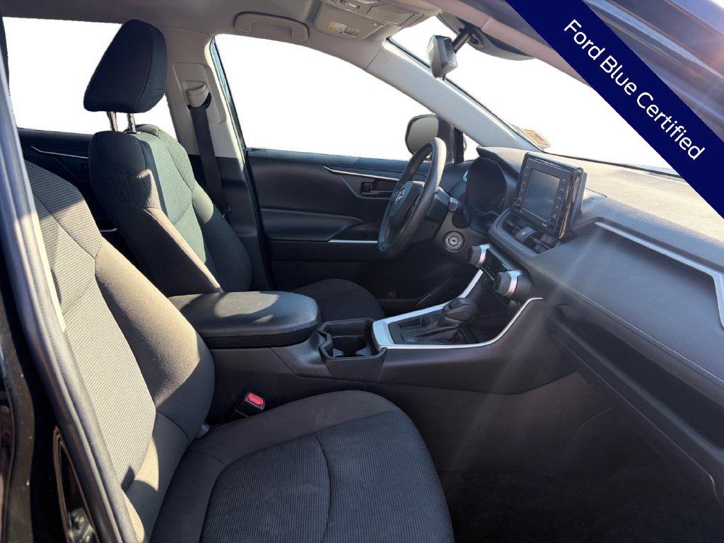 Used 2021 Toyota RAV4 LE FWD image 18